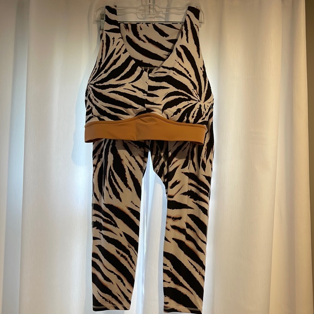Leggings and sports bra set